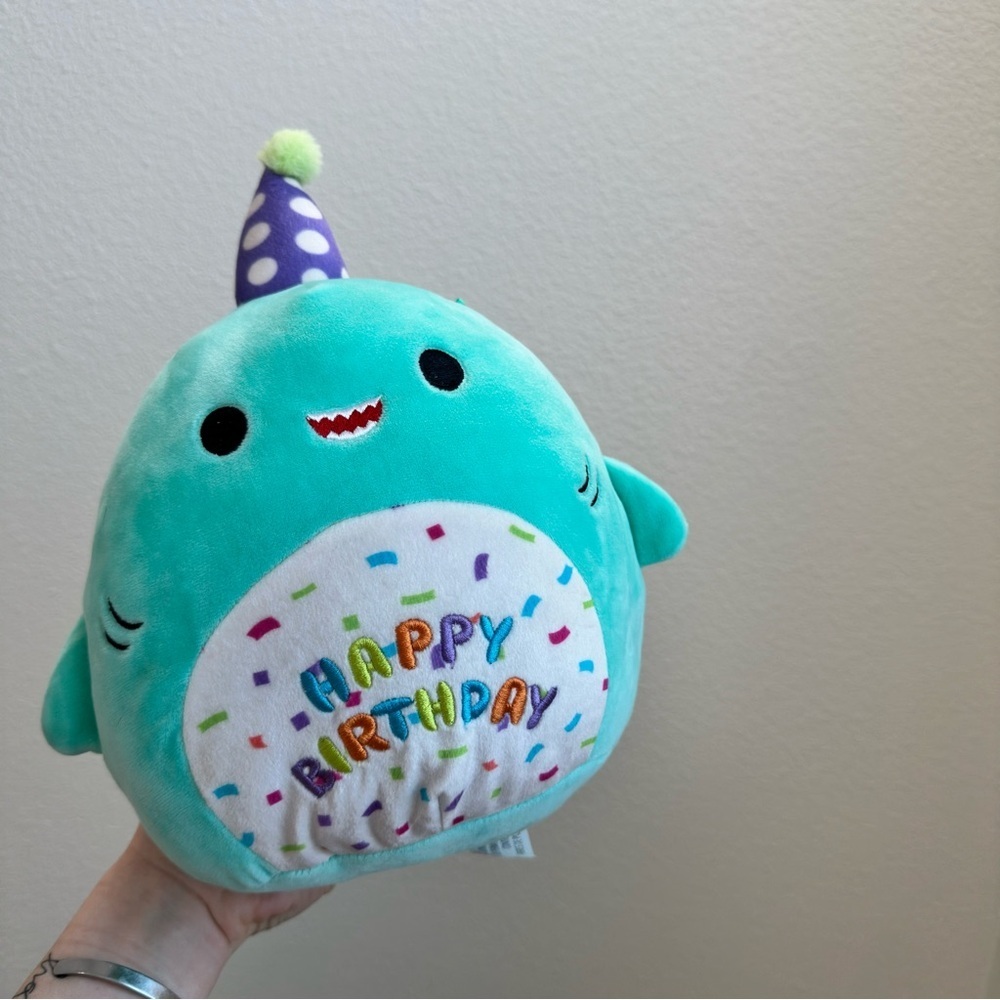 2/$20 Squishmallows Birthday Shark Plush Happy Birthday Party Hat Stuffed Animal